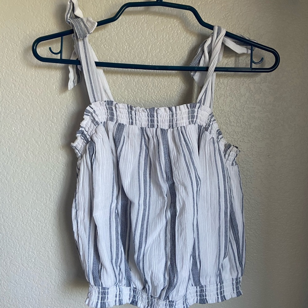 Universal threads size XS blouse/tank